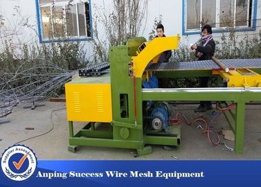 China Einfacher Operations-Draht, der Maschine, Hühnermasche macht Maschine 30mal/Minute einzäunt fournisseur
